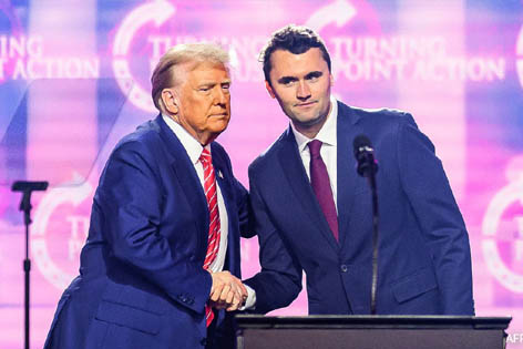 अमेरिका: ट्रंप के करीबी रूढ़िवादी कार्यकर्ता चार्ली किर्क की गोली मारकर हत्या