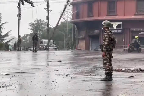 नेपाल में हालात पटरी पर लौटे, हिंसा रोकने के लिए सेना सड़कों पर गश्त कर रही