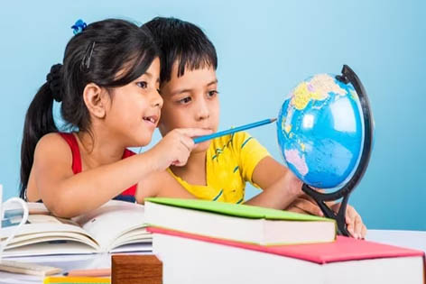 किताबों की नकल से लेकर रचनात्मक अभ्यास तक: भारतीय स्कूलों में बदल रहा है ‘होमवर्क’