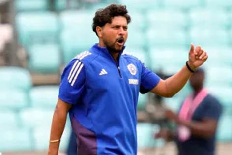 कुलदीप यादव के चार विकेट, भारत ने यूएई को नौ विकेट से हराया